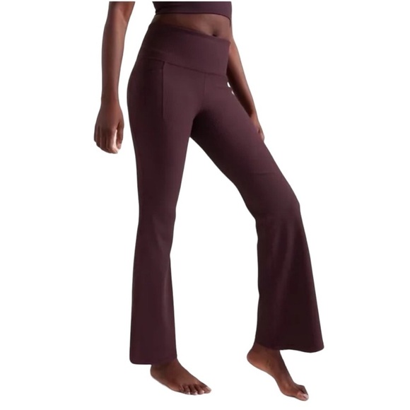 Athleta - Salutation Stash Rib Flare Leggings Sz MT - Picture 1 of 9